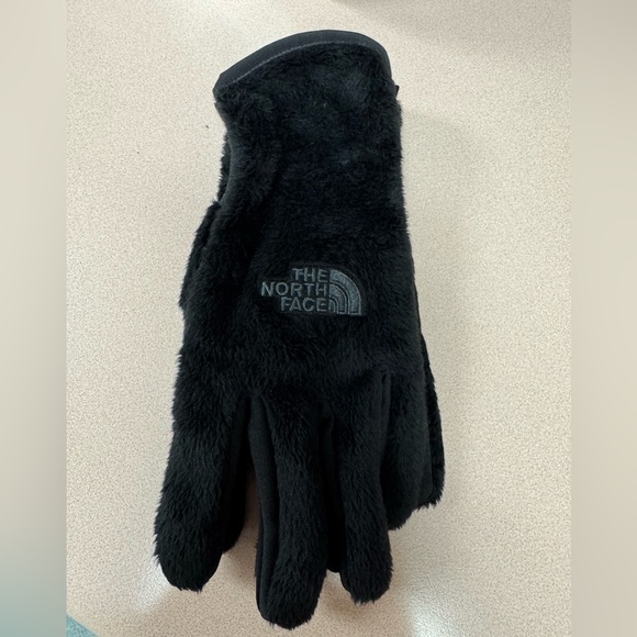 The North Face Accessories - The NORTH FACE Black OSITO ETIP Tech Touch GLOVES Womens Lg/Mens Med